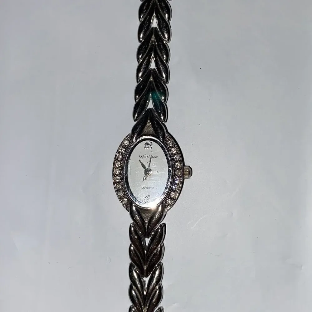 Cote d' Azur Women's Silver Rhinestone Ringed Chevron‎ Link Band Quartz Watch OS